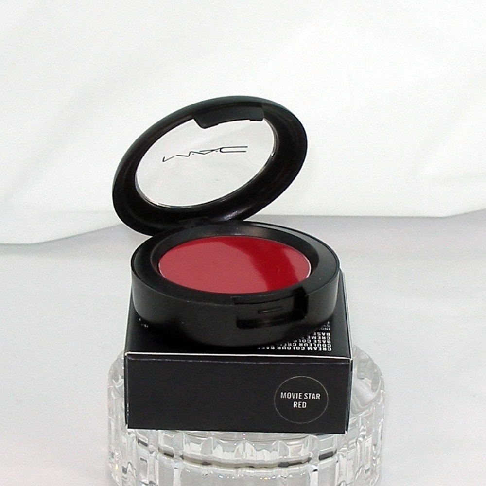 MAC Cream Colour Base - Movie Star Red